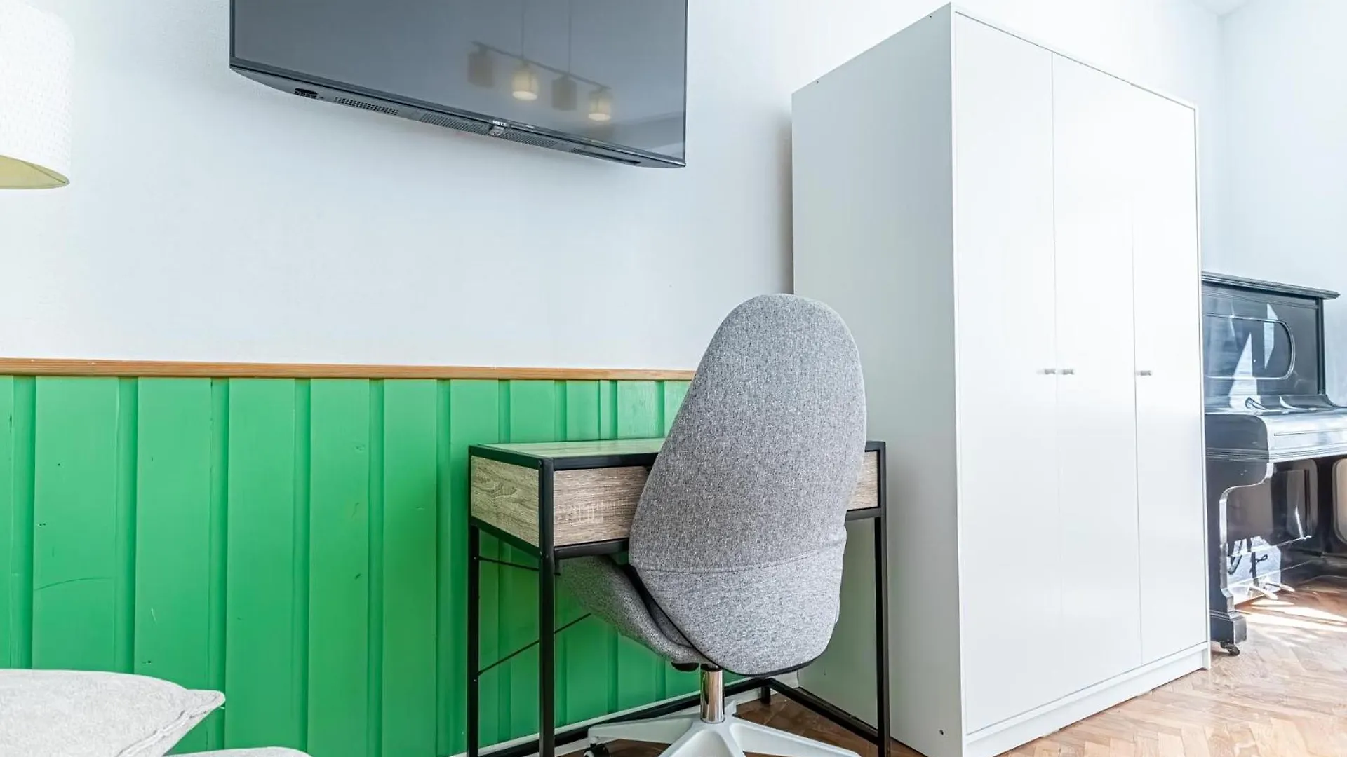 Amazing 3 Bedroom Apt, 15 Min To Landstrasse Hub Вена Австрия