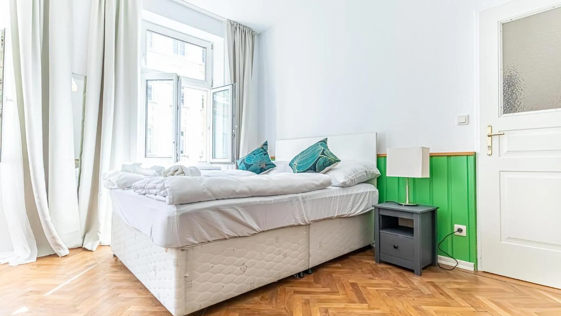Апартаменты Amazing 3 Bedroom Apt, 15 Min To Landstrasse Hub Вена Австрия
