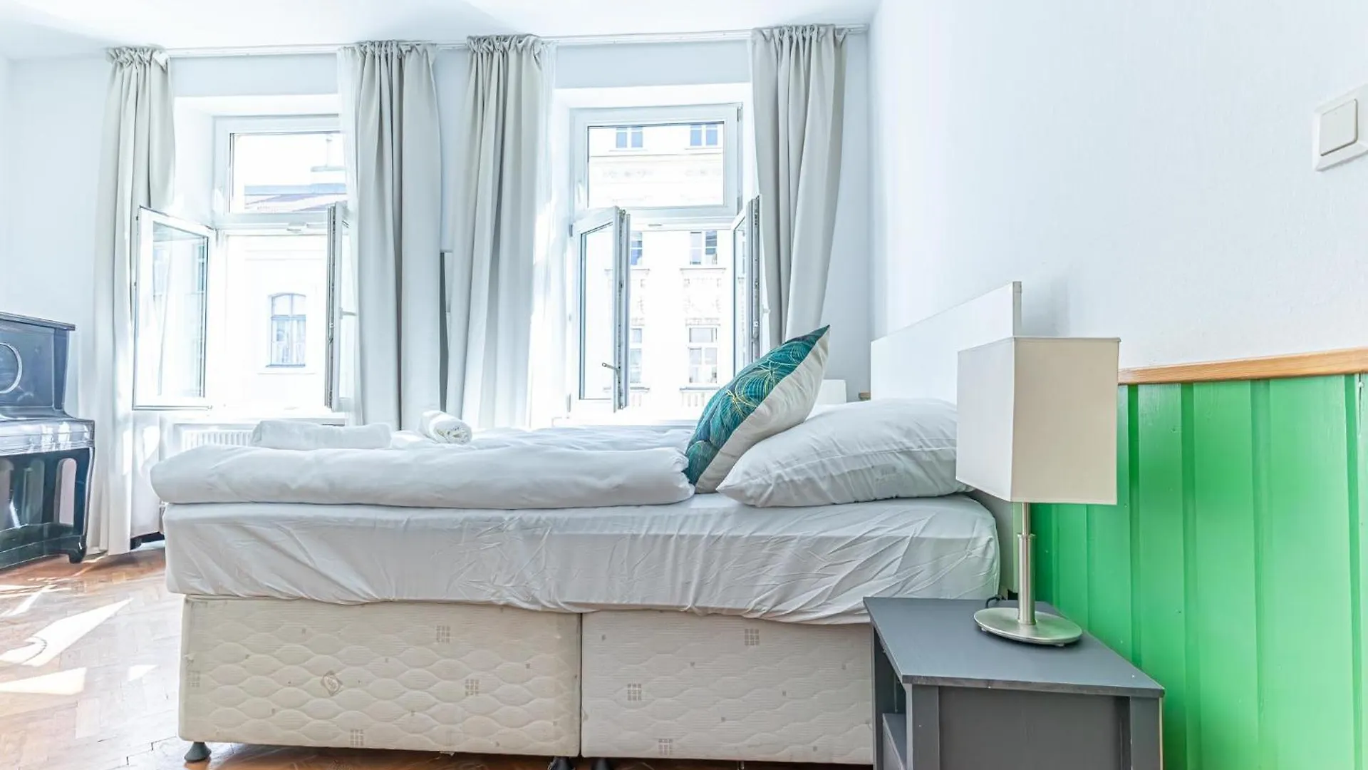 Апартаменты Amazing 3 Bedroom Apt, 15 Min To Landstrasse Hub Вена Австрия