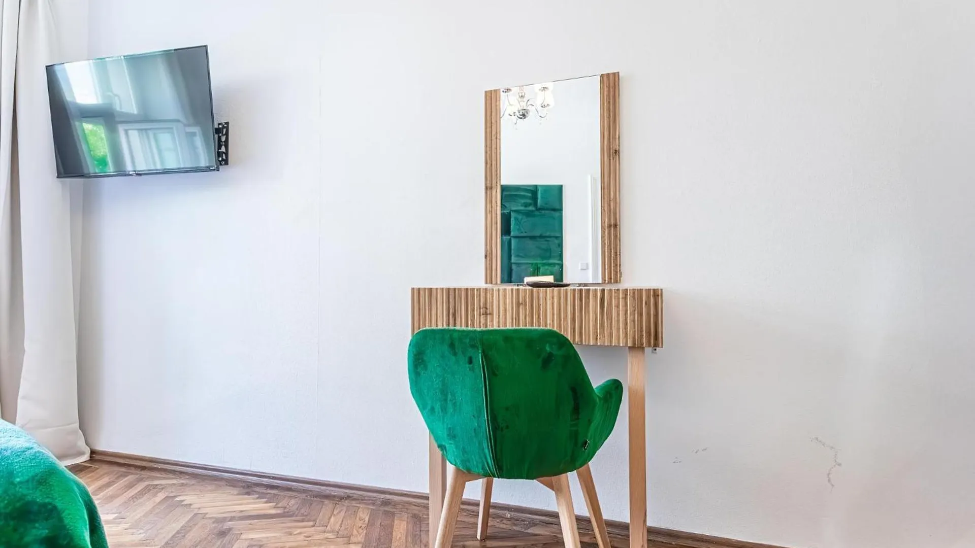 Amazing 3 Bedroom Apt, 15 Min To Landstrasse Hub Вена Австрия