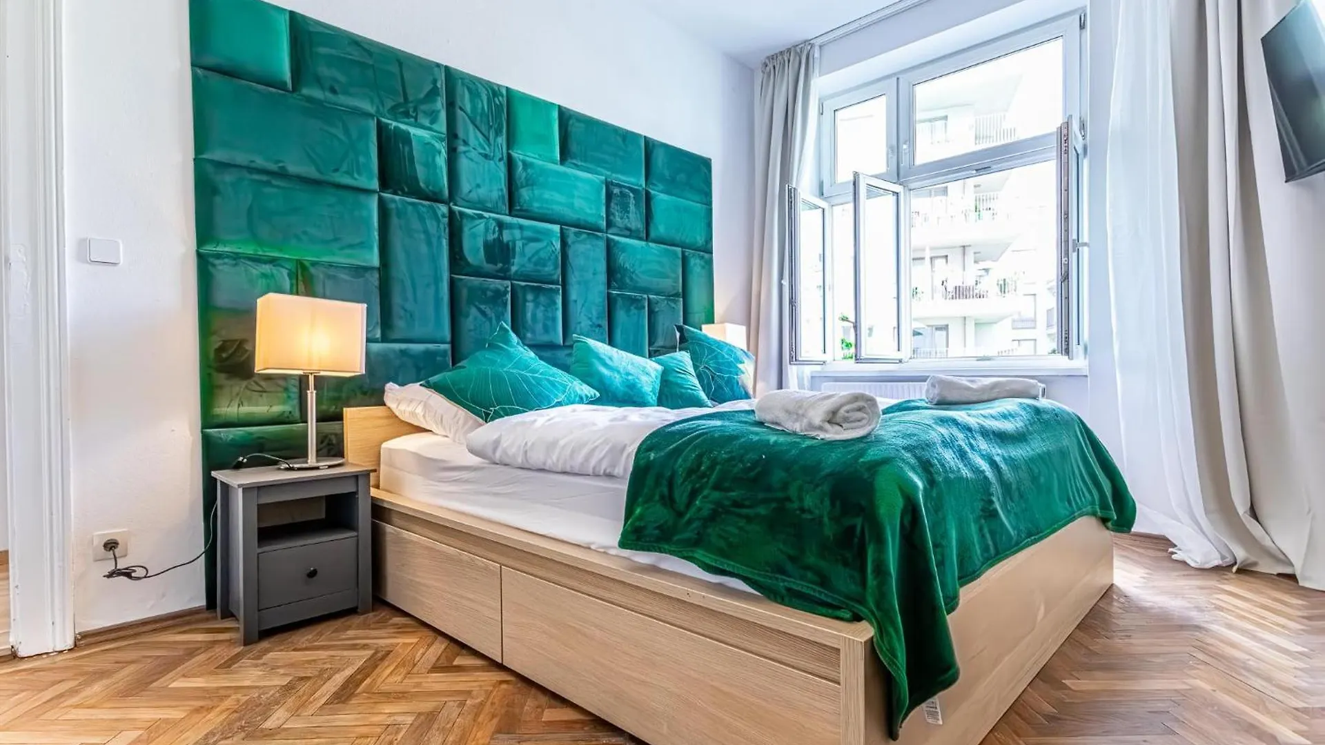Amazing 3 Bedroom Apt, 15 Min To Landstrasse Hub Vienna