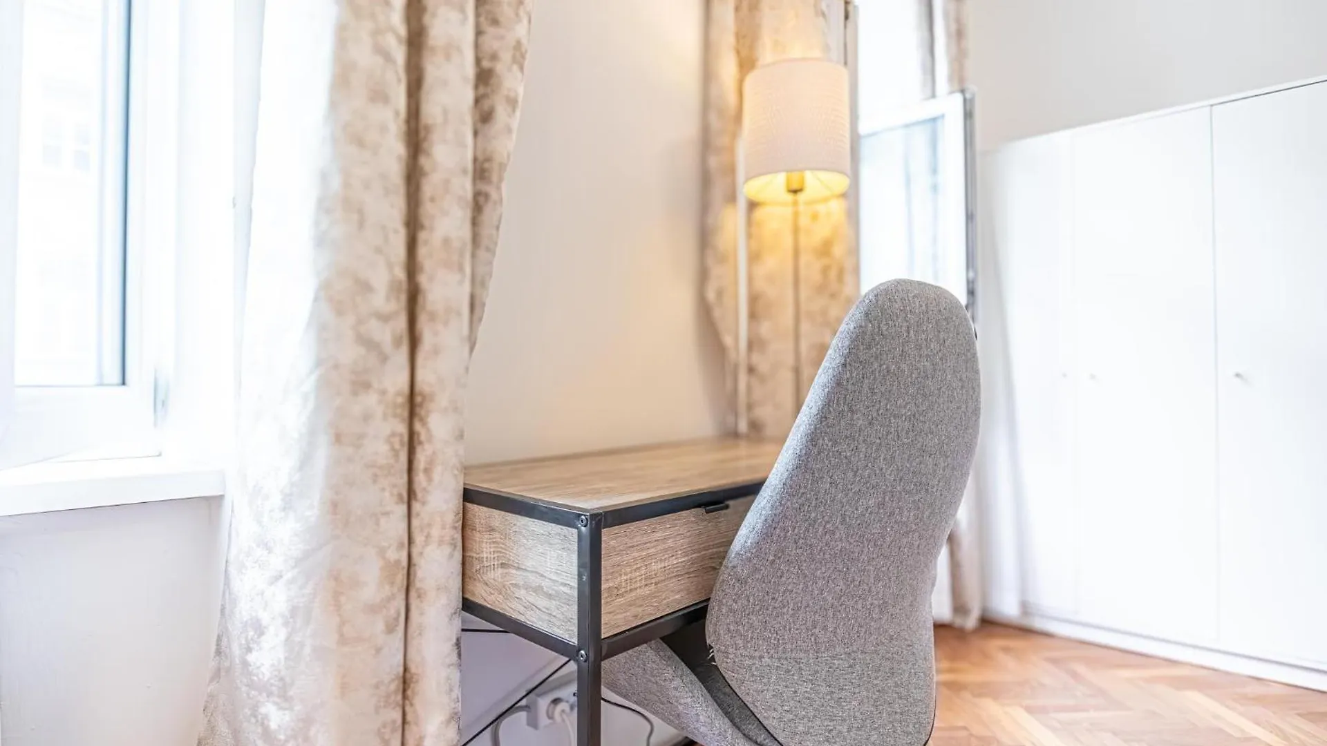 Appartamento Amazing 3 Bedroom Apt, 15 Min To Landstrasse Hub Vienna Austria
