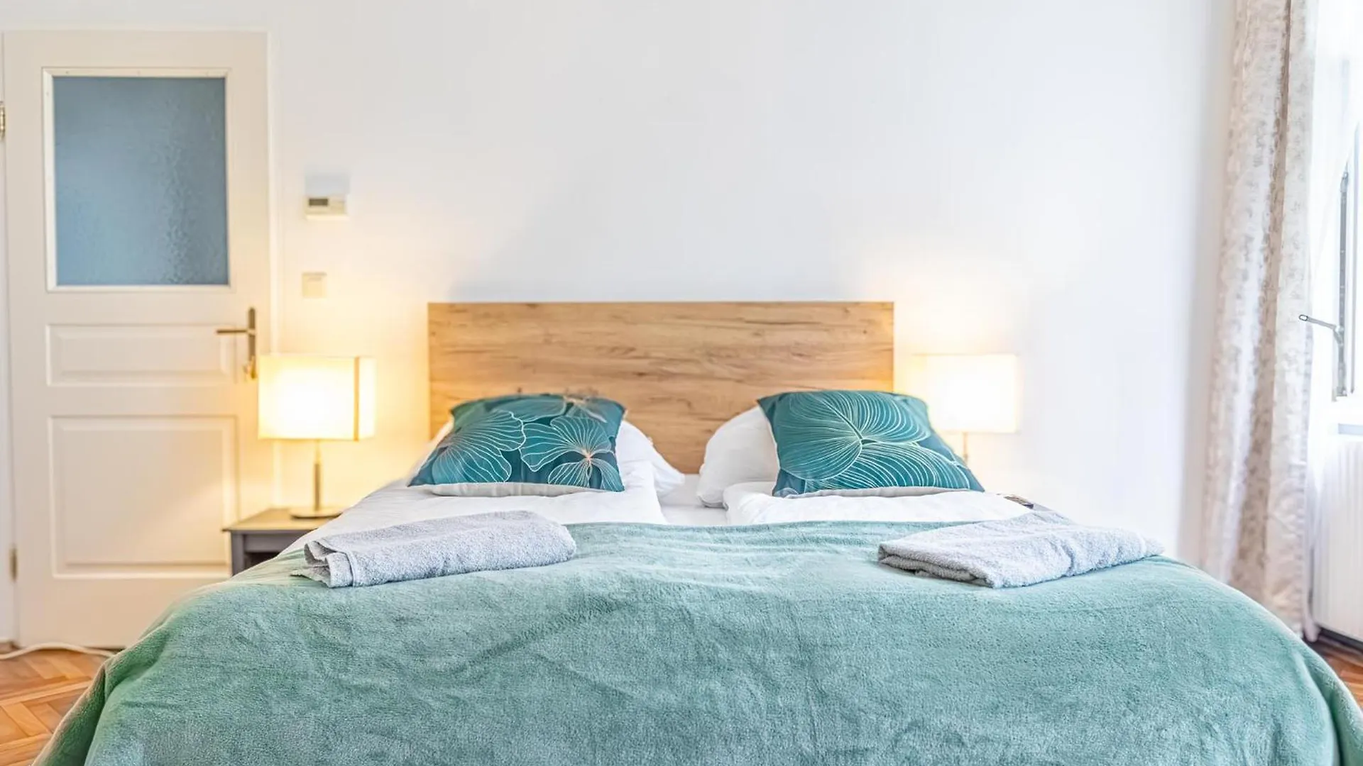 Appartamento Amazing 3 Bedroom Apt, 15 Min To Landstrasse Hub Vienna