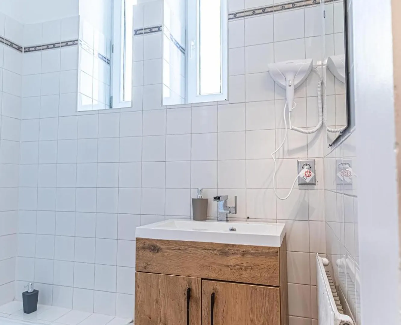 Amazing 3 Bedroom Apt, 15 Min To Landstrasse Hub Wiedeń Apartament